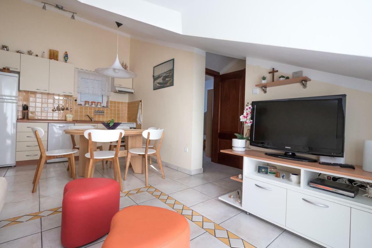 Apartman Nena Turanj Exterior foto